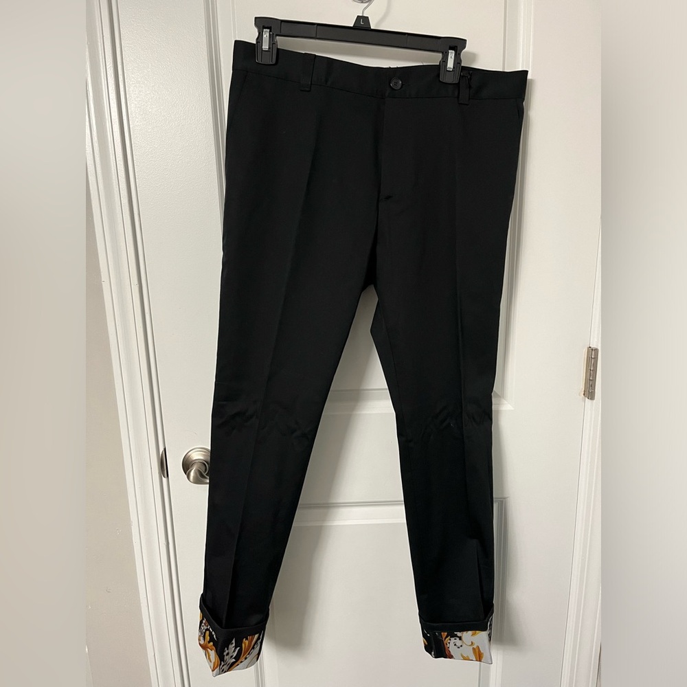 Men’s Nwt Gianni Versace Baroque print on cuff pants

PRICE FIRM